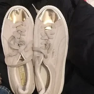 White pumas 2025 gold toe